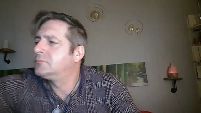 Snapshot of matrikes1 chatting on 01/25/25, 02:36 matrikes1 online show from 01/25/25, 02:36