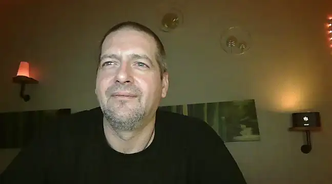 Snapshot of matrikes1 chatting on 02/08/25, 09:46 matrikes1 online show from 02/08/25, 09:46