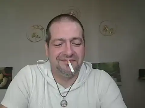 Snapshot of matrikes1 chatting on 02/09/25, 10:42 matrikes1 online show from 02/09/25, 10:42