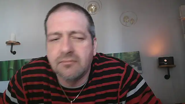 Snapshot of matrikes1 chatting on 02/19/25, 02:01 matrikes1 online show from 02/19/25, 02:01