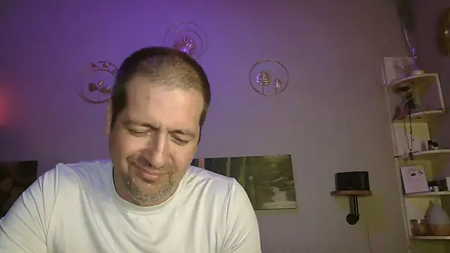 Snapshot of matrikes1 chatting on 02/22/25, 07:25 matrikes1 online show from 02/22/25, 07:25