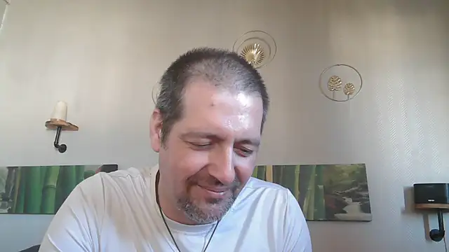 Snapshot of matrikes1 chatting on 03/02/25, 02:32 matrikes1 online show from 03/02/25, 02:32