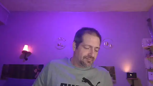 Snapshot of matrikes1 chatting on 03/15/25, 09:16 matrikes1 online show from 03/15/25, 09:16