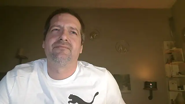 Snapshot of matrikes1 chatting on 03/18/25, 07:10 matrikes1 online show from 03/18/25, 07:10