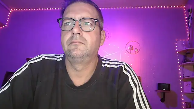 Snapshot of matrikes1 chatting on 11/07/25, 07:25 matrikes1 online show from 11/07/25, 07:25