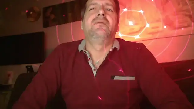 Snapshot of matrikes1 chatting on 01/17/26, 08:01 matrikes1 online show from 01/17/26, 08:01