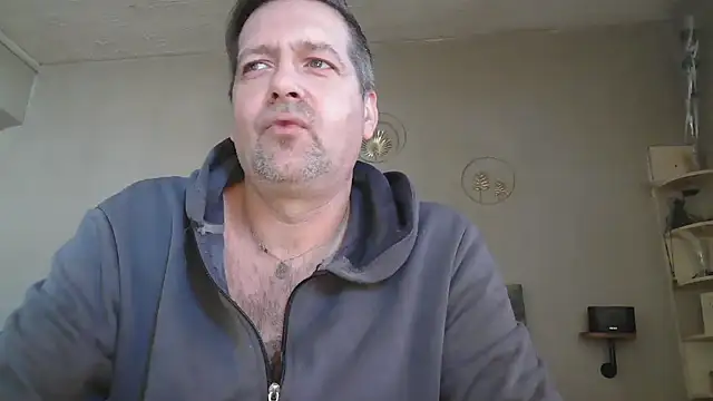 Snapshot of matrikes1 chatting on 03/01/26, 11:12 matrikes1 online show from 03/01/26, 11:12