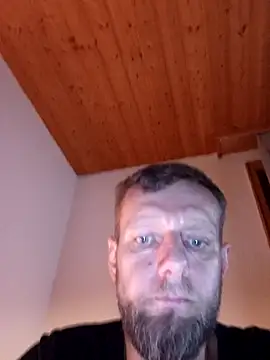 Kw8585kw online show from 10/04/25, 01:03