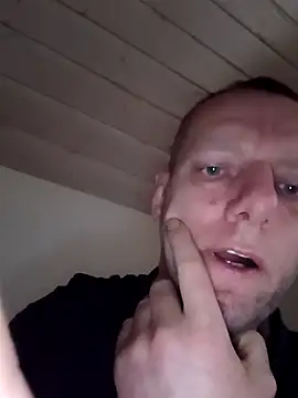 Snapshot of Kw8585kw chatting on 01/17/26, 03:17 Kw8585kw online show from 01/17/26, 03:17