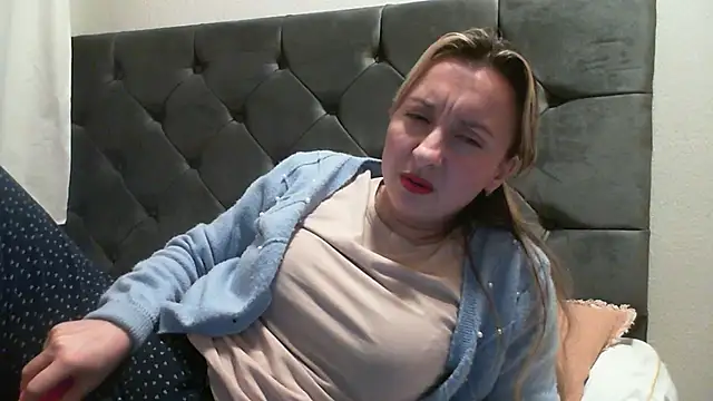 SusanCurt online show from 12/13/25, 07:53