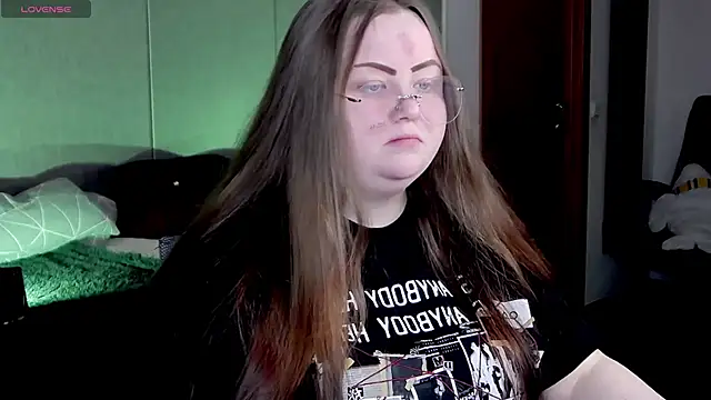 Snapshot of EMMA__CONNOR chatting on 03/17/25, 08:19 EMMA CONNOR online show from 03/17/25, 08:19