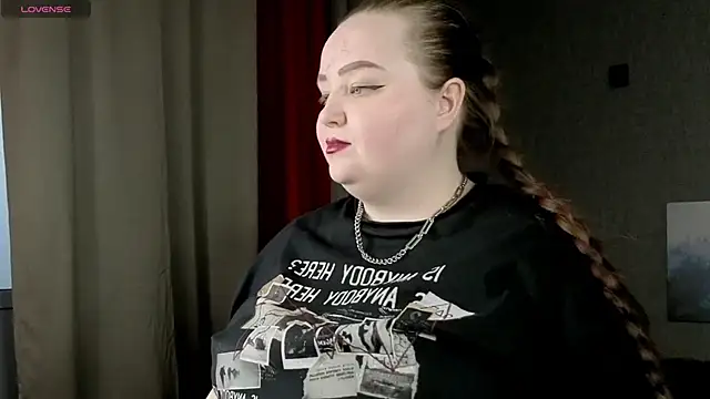 EMMA  CONNOR online show from 11/29/25, 09:12