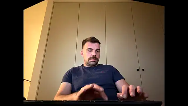 Snapshot of mrbigballs chatting on 10/25/25, 09:53 mrbigballs online show from 10/25/25, 09:53