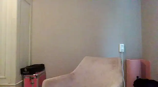 Snapshot of avajade chatting on 03/11/25, 02:29 avajade online show from 03/11/25, 02:29