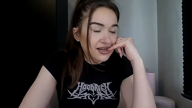 avajade online show from 02/25/26, 09:19