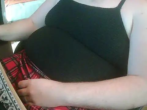 Snapshot of szadamo chatting on 03/18/26, 08:28 szadamo online show from 03/18/26, 08:28