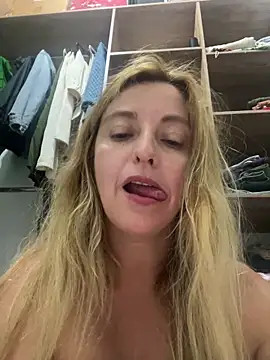 Snapshot of moniquerainx chatting on 04/21/26, 03:46 moniquerainx online show from 04/21/26, 03:46
