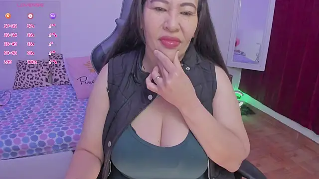 esmeralda milf online show from 10/06/25, 11:29