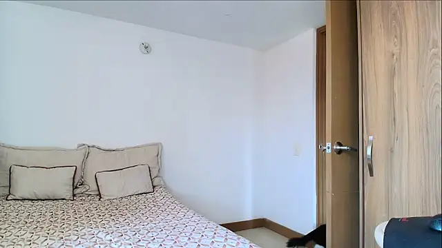 SARA TS FOX online show from 02/09/26, 06:23