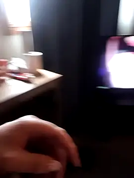 Snapshot of AcrobaticFoxx chatting on 10/31/25, 10:33 AcrobaticFoxx online show from 10/31/25, 10:33