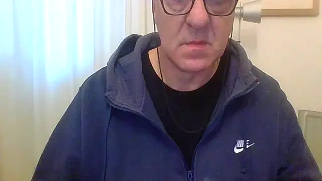 Snapshot of ANONIMO7735 chatting on 11/12/25, 05:52 ANONIMO7735 online show from 11/12/25, 05:52