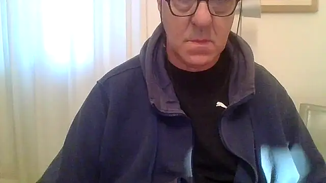 Snapshot of ANONIMO7735 chatting on 11/23/25, 06:24 ANONIMO7735 online show from 11/23/25, 06:24