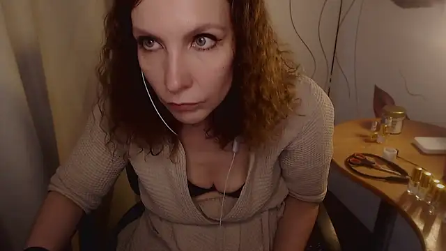 Snapshot of JohansonKatie chatting on 01/11/25, 11:56 JohansonKatie online show from 01/11/25, 11:56