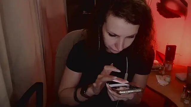 Snapshot of JohansonKatie chatting on 01/12/25, 04:29 JohansonKatie online show from 01/12/25, 04:29