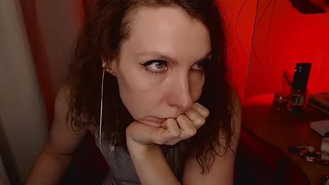 Snapshot of JohansonKatie chatting on 01/18/25, 08:40 JohansonKatie online show from 01/18/25, 08:40