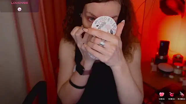 Snapshot of JohansonKatie chatting on 02/09/25, 01:11 JohansonKatie online show from 02/09/25, 01:11