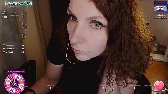 Snapshot of JohansonKatie chatting on 02/25/25, 05:58 JohansonKatie online show from 02/25/25, 05:58