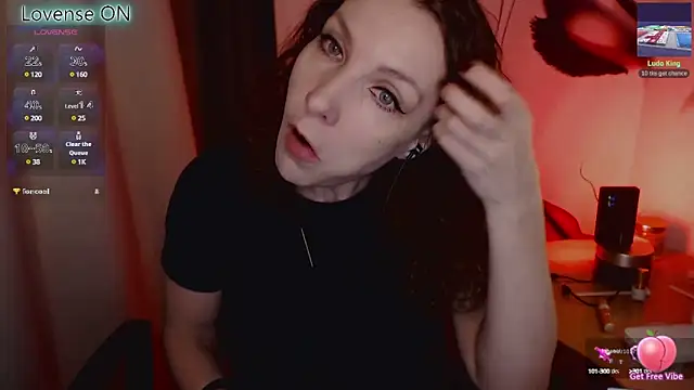 Snapshot of JohansonKatie chatting on 03/01/25, 02:59 JohansonKatie online show from 03/01/25, 02:59