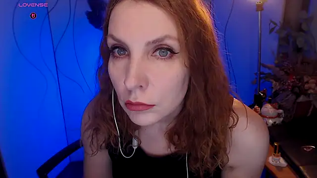 JohansonKatie online show from 11/26/25, 05:52