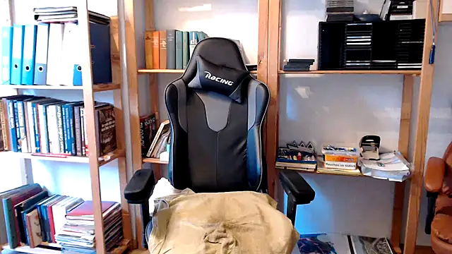 Snapshot of SchwanzhureXXL chatting on 02/03/25, 10:25 SchwanzhureXXL online show from 02/03/25, 10:25