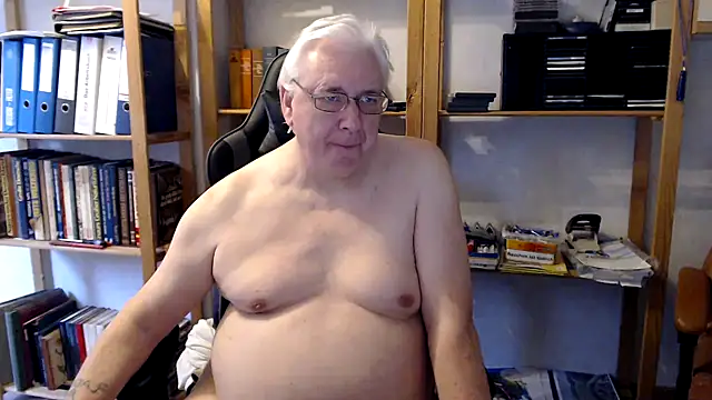 Snapshot of SchwanzhureXXL chatting on 02/20/25, 02:57 SchwanzhureXXL online show from 02/20/25, 02:57