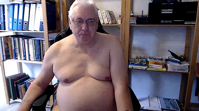 Snapshot of SchwanzhureXXL chatting on 09/12/25, 01:33 SchwanzhureXXL online show from 09/12/25, 01:33