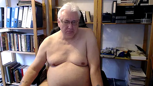 Snapshot of SchwanzhureXXL chatting on 03/13/26, 09:49 SchwanzhureXXL online show from 03/13/26, 09:49