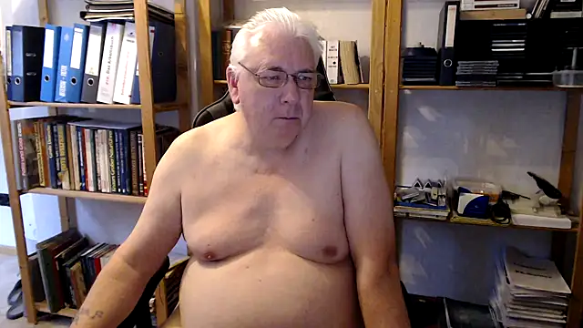 Snapshot of SchwanzhureXXL chatting on 06/04/26, 05:24 SchwanzhureXXL online show from 06/04/26, 05:24