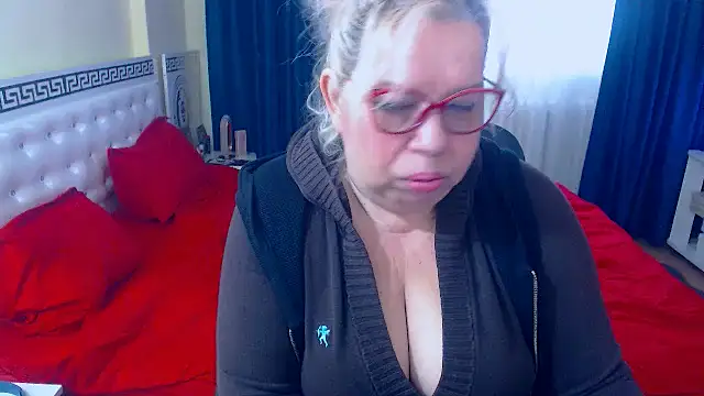 SonyaHotMilf online show from 12/17/25, 09:37