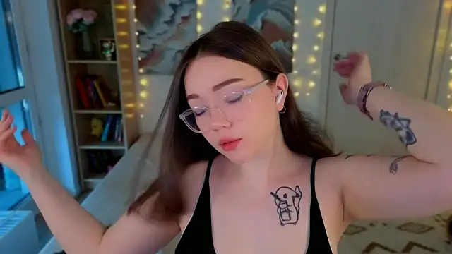 MilenaSaint online show from 06/21/26, 04:04