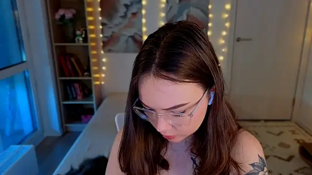 MilenaSaint online show from 06/25/26, 04:01