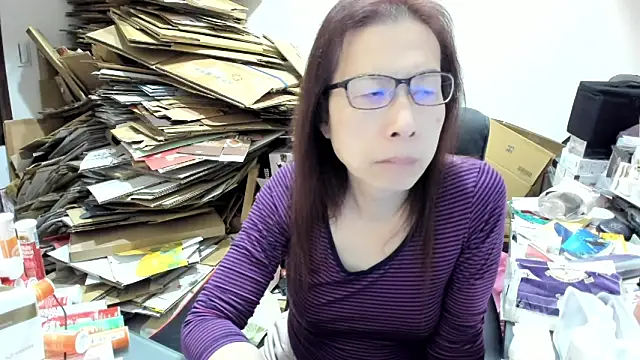 Snapshot of TiffanyC_4772 chatting on 01/05/25, 02:30 TiffanyC 4772 online show from 01/05/25, 02:30