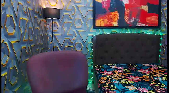 Snapshot of KylieMaxwellCaulfield_TS chatting on 12/19/24, 01:28 KylieMaxwellCaulfield TS online show from 12/19/24, 01:28