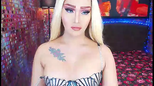 Snapshot of KylieMaxwellCaulfield_TS chatting on 02/05/25, 02:08 KylieMaxwellCaulfield TS online show from 02/05/25, 02:08