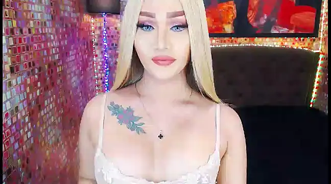 Snapshot of KylieMaxwellCaulfield_TS chatting on 02/27/25, 08:28 KylieMaxwellCaulfield TS online show from 02/27/25, 08:28