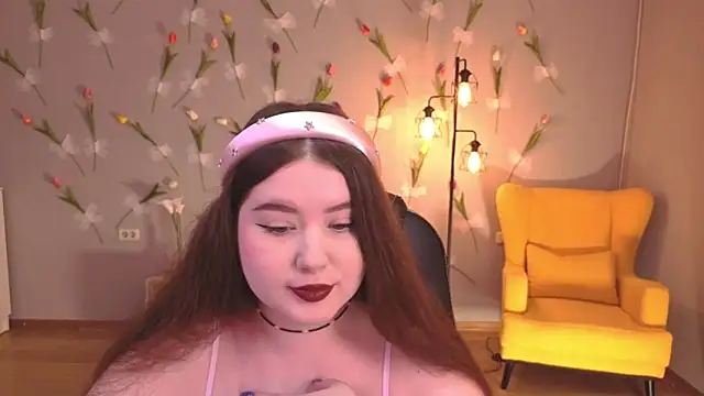 Snapshot of NicoleFoxery chatting on 04/19/26, 06:21 NicoleFoxery online show from 04/19/26, 06:21