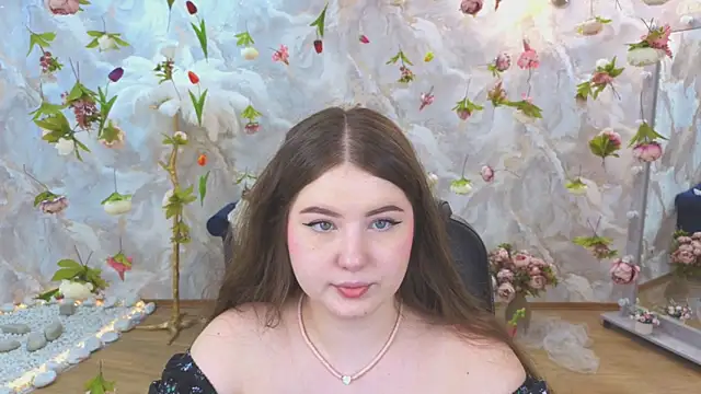 NicoleFoxery online show from 06/06/26, 06:23