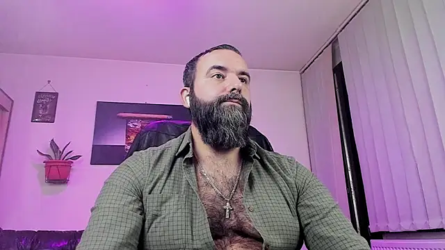 Snapshot of ChristophJules chatting on 12/17/24, 10:00 ChristophJules online show from 12/17/24, 10:00