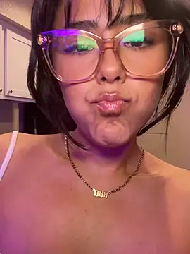 Evie-Luna online show from 02/25/25, 05:30