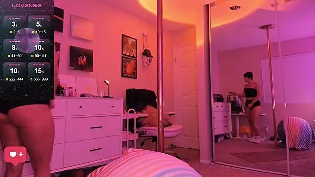 Evie-Luna online show from 09/12/25, 02:44